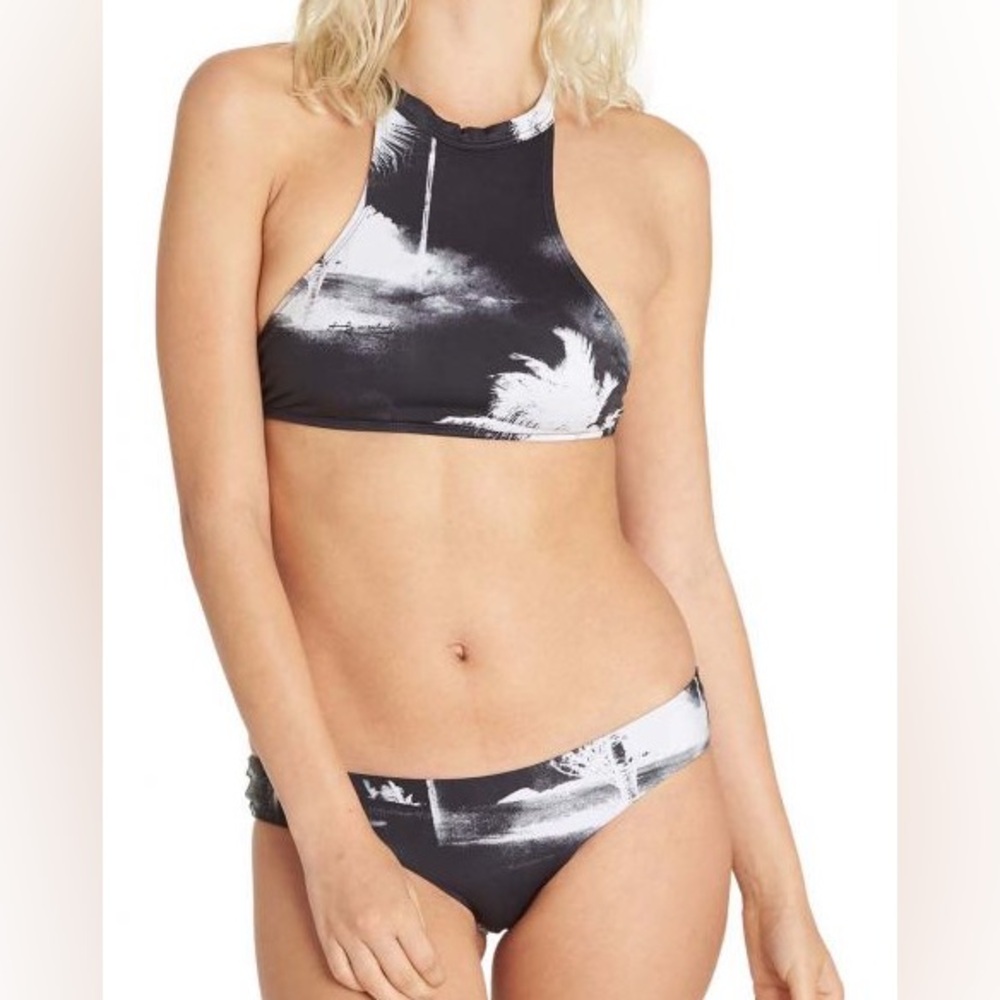 Billabong Andy Warhol “San Diego Surf” Bikini. Size Small